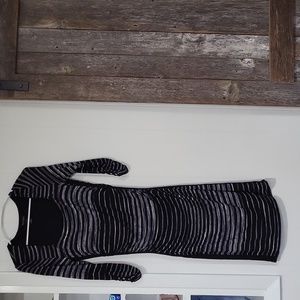 4/$25 White House Black Market long sleeved stripe midi dress size small